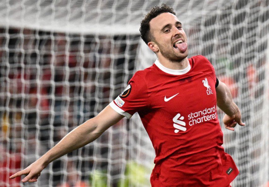 El exdelantero portugués del Liverpool, Diogo Jota, celebra un gol durante un partido de fútbol del grupo E de la UEFA Europa League entre su club y el Toulouse, en Anfield, Liverpool, noroeste de Inglaterra, el 26 de octubre de 2023.