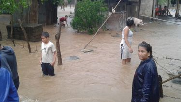 Las intensas lluvias que azotan a Centroamérica han dejado casi 2.000 viviendas inundadas en Nicaragua.