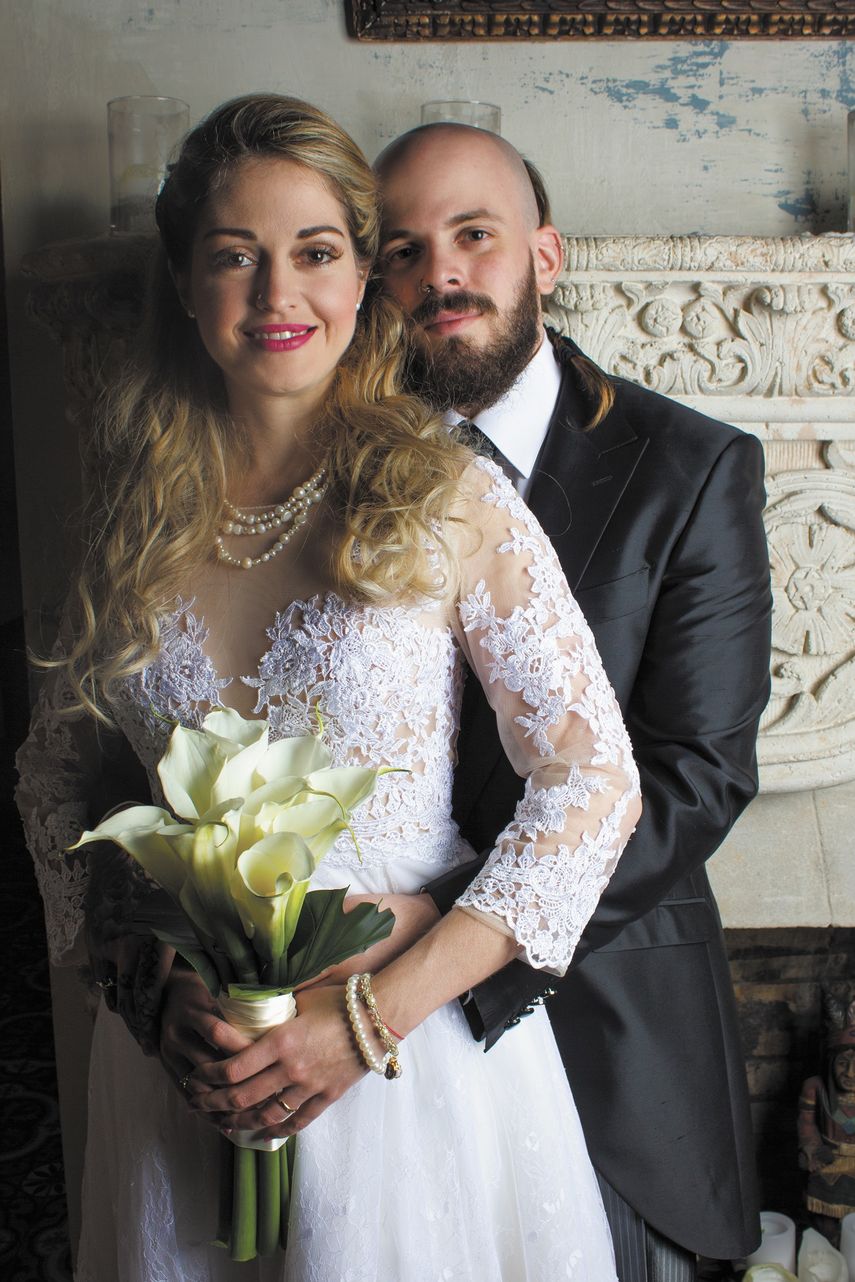 Los nuevos esposos, Grethel Delgado y Emilio Serrano.