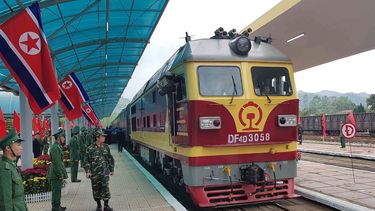 Vista del tren blindado del líder norcoreano Kim Jong-un en la estación ferroviaria de Dong Dang, en Vietnam, listo para iniciar su viaje de regreso a Corea del Norte, el 2 de marzo de 2019. 
