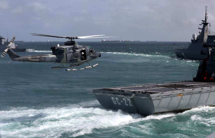 Fragatas de la Armada de Venezuela y un helicóptero de la Fuerza Aérea Venezolana participan en los ejercicios militares conjuntos Campana Libertadora Simón Bolívar 2019 en la base naval Mariscal Juan Cristóbal Falcón en el estado Falcón, Venezuela, el 24 de julio de 2019.&nbsp;