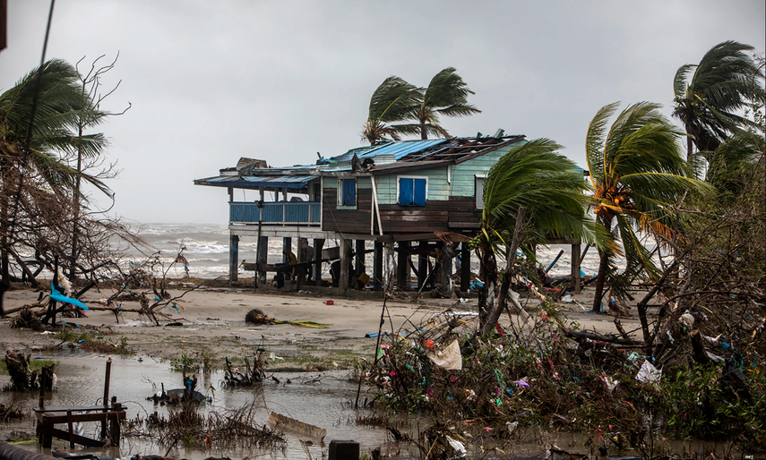Foto de archivo cuando Iota impactó como un huracán en categoría 5 en el Caribe Norte de Nicaragua, azotando con fuertes lluvias y vientos el territorio centroamericano, donde los suelos aún estaban saturados de humedad por el paso del ciclón Eta dos semanas antes.