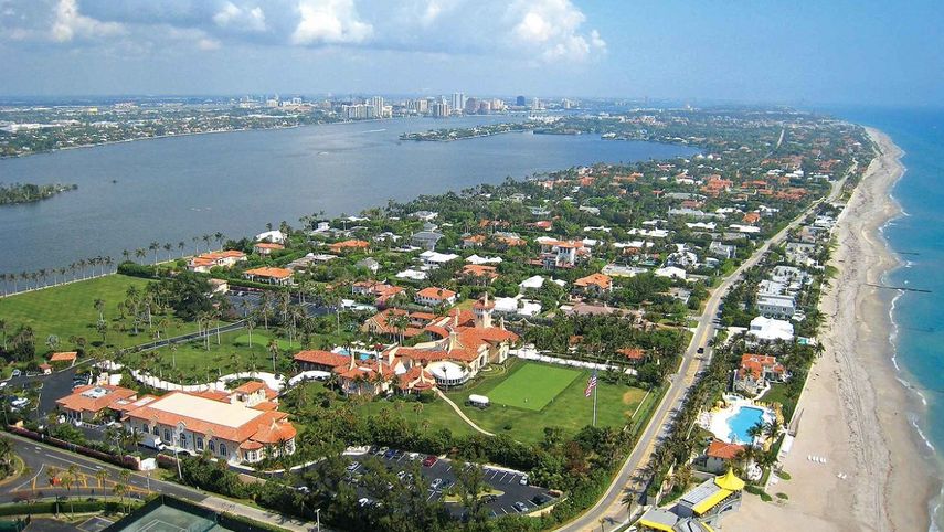 El artículo retirado por el Departamento de Estado relataba la historia de Mar-a-Lago, la lujosa mansión de 114 habitaciones junto al océano Atlántico construida en 1927.&nbsp;