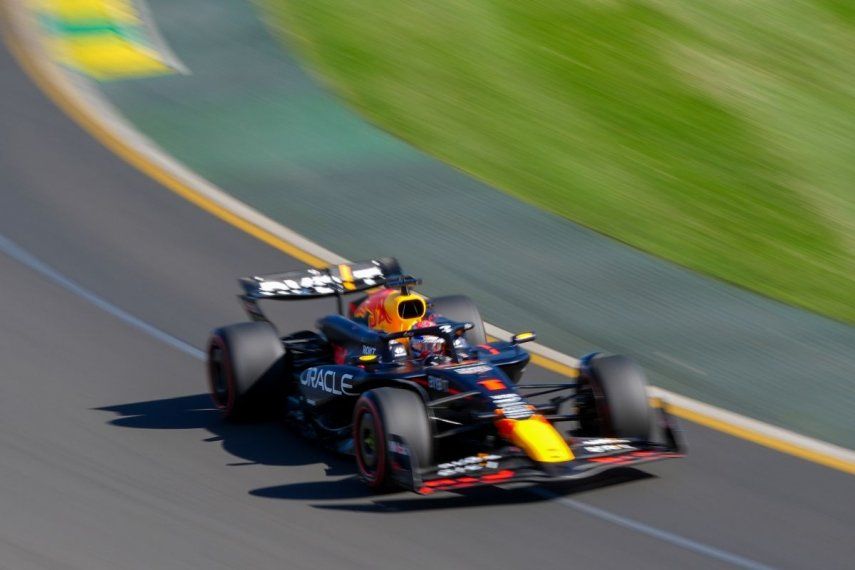 El Red Bull del holandés Max Verstappen durante la sesión de calificación para el Gran Premio de Fórmula 1 de Australia, en Albert Park, Melbourne, Australia, el 23 de marzo de 2024.&nbsp;
