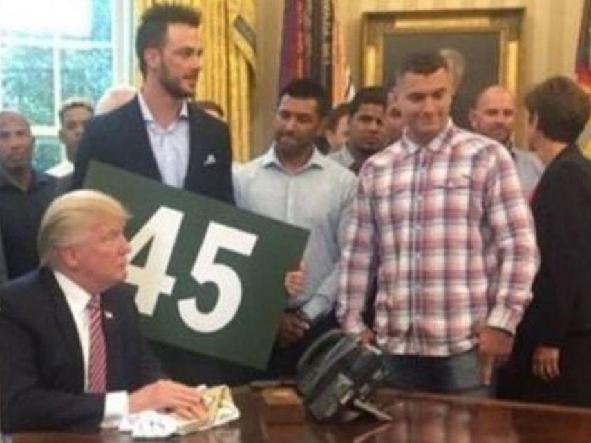La imagen del supuesto gesto del jugador hacia el presidente se hizo viral en las redes sociales.