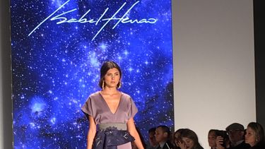 La propuesta de Isabel Henao engalanó la pasarela de Bogotá Fashion Week.&nbsp;