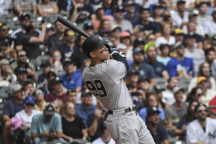 Aaron Judge conecta jonrón 61 y empata récord de Roger Maris