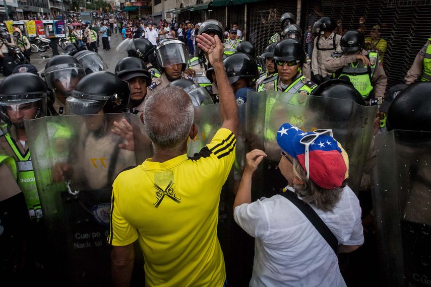&nbsp;La marcha de los abuelos, vio impedido su acceso al centro de la ciudad por un cordón de la Policía Nacional Bolivariana.