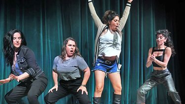 El show de comedia Las chicas de la culpa.