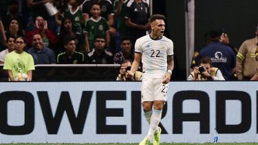 Estoy feliz y emocionado porque es mucho el sacrificio que uno hace para estar acá y no todos los días se hacen tres goles con esta camiseta”, dijo Martínez.