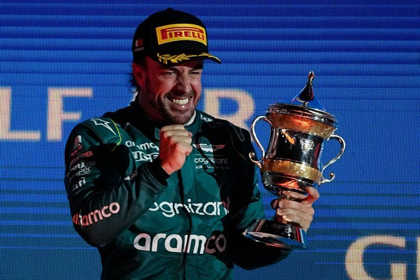 El piloto de Aston Martin, Fernando Alonso, tras quedar tercero en el Gran Premio de Baréin, el domingo 5 de marzo de 2023.