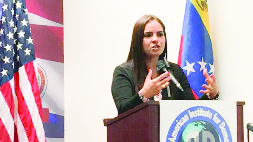La voz de alarma la dio la activista venezolana Tamara Suju vía Twitter. Mas de 200 efectivos del DGCIM están en estos momentos en la cárcel militar de Ramo Verde. Quieren entrar a la fuerza, dijo.