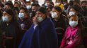 La gente asiste a una misa durante la celebración del Día de Muertos en la iglesia católica San Francisco de Asis, en El Alto, Bolivia, el domingo 1 de noviembre de 2020. El Día de Muertos honra a los difuntos, una tradición que coincide con el Día de Todos los Santos y el Día de los Difuntos celebrado el 1 y 2 de noviembre. La gente asiste a una misa durante la celebración del Día de Muertos en la iglesia católica San Francisco de Asis, en El Alto, Bolivia, el domingo 1 de noviembre de 2020. El Día de Muertos honra a los difuntos, una tradición que coincide con el Día de Todos los Santos y el Día de los Difuntos celebrado el 1 y 2 de noviembre.