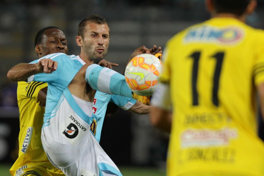 El argentino Horacio Calcaterra, quien se nacionalizó peruano el año pasado, fue convocado por Ricardo Gareca.