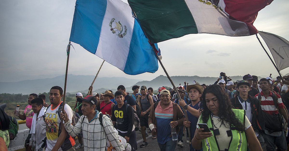 Caravana de migrantes llega a estado mexicano de Oaxaca tras