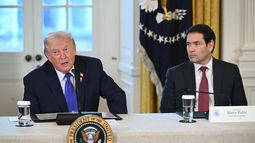 El presidente de Estados Unidos y el secretario de Estado Marco Rubio en la reunión con ejecutivos de la industria petrolera. El presidente de Estados Unidos y el secretario de Estado Marco Rubio en la reunión con ejecutivos de la industria petrolera.