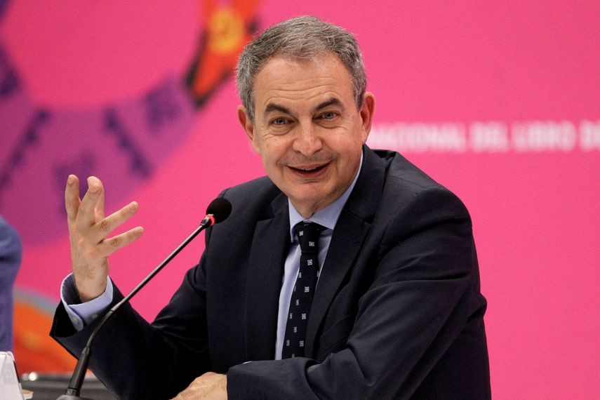 José Luis Rodríguez Zapatero creó una red para operaciones ilícitas con dinero para el rescate de Plus Ultra en 2021, mientras aparecía en eventos internacionales.