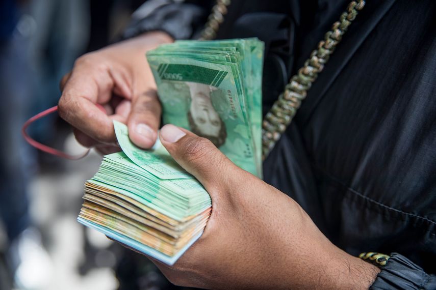 El ajuste se posicionó a 18.000 bolívares, equivalente a medio petro; criptomoneda impuesta por el régimen venezolano, que también se incrementó a 36.000 bolívares.