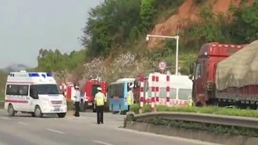 Equipos de rescate llegan al lugar del accidente.&nbsp;