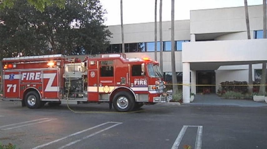 En cuestión de pocas horas&nbsp;empleados&nbsp;de la ciudad&nbsp;lograron remover los escombros y dejar la vía libre para la circulación&nbsp;del tránsito.