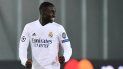 El defensa francés del Real Madrid, Ferland Mendy, celebra tras abrir el marcador durante los octavos de final de la Liga de Campeones de la UEFA, el partido de ida Atalanta vs Real Madrid el 24 de febrero de 2021 en el estadio Atleti Azzurri dItalia de Bérgamo. El defensa francés del Real Madrid, Ferland Mendy, celebra tras abrir el marcador durante los octavos de final de la Liga de Campeones de la UEFA, el partido de ida Atalanta vs Real Madrid el 24 de febrero de 2021 en el estadio Atleti Azzurri dItalia de Bérgamo.