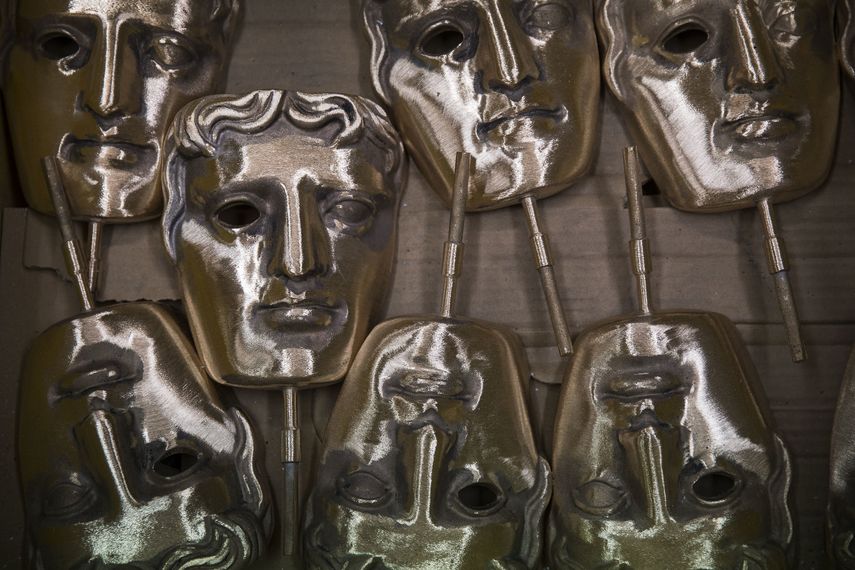 En esta foto del 31 de enero de 2020, m&aacute;scaras de bronce en una fundici&oacute;n en West Drayton, Middlesex, previo a la ceremonia de los premios BAFTA en febrero.