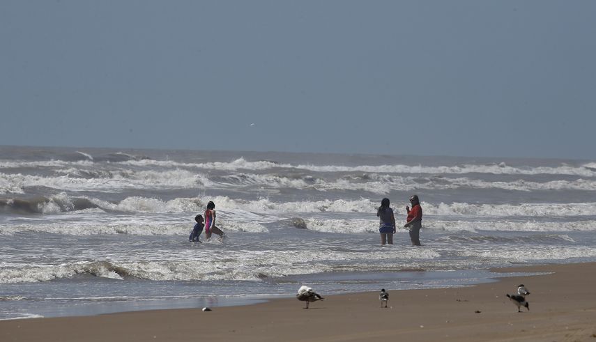 El vicealmirante Peter Brown, comandante de la Guardia Costera señaló en un segundo comunicado que la migración masiva a gran escala es un reto complejo que requiere de una respuesta coordinada del Gobierno.