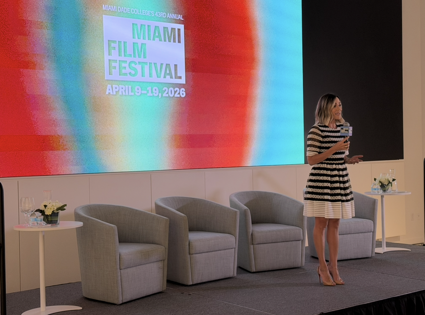 “No se trata únicamente de contar lo que ocurrió, sino de comprender lo que significó para quienes lo vivieron”, subrayó la comunicadora.