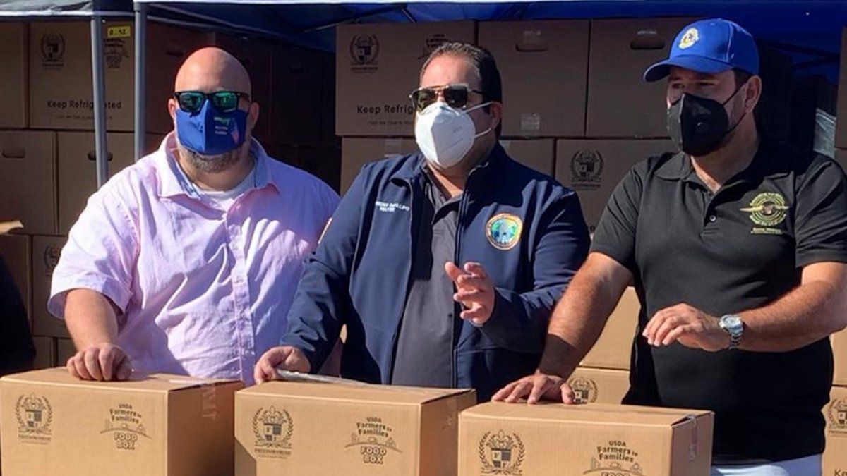 Helping Florida entrega alimentos en otra jornada de ayuda a la comunidad