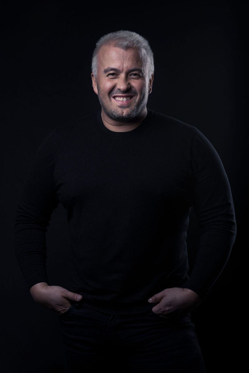 José Antonio Molina Mora es un venezolano-español que ha dedicado parte de su vida a la investigación de las conductas humanas.