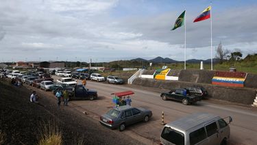 Paso que une la ciudad venezolana de Santa Elena de Uairén con el municipio brasileño de Pacaraima, en el estado de Roraima.