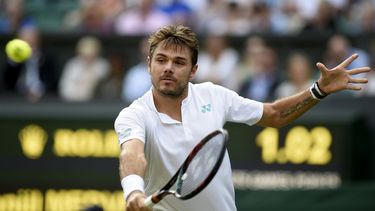 Wawrinka cedió su servicio en seis ocasiones ante Medvedev y en el último set fue apabullado por el rival.