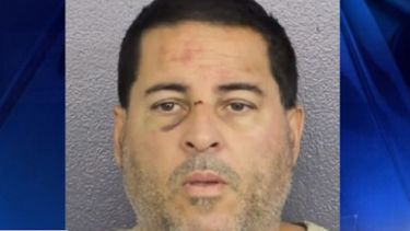 Julio Ramos de 43 años, de origen cubano y padre de una niña estudiante de la escuela donde trabaja la esposa de la víctima.