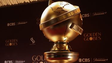 Un Golden Globes de gran tamaño se exhibe antes del evento de anuncio de nominaciones para la 83.ª edición de los Premios Golden Globes en Beverly Hills, California, el 8 de diciembre de 2025. &nbsp; &nbsp;