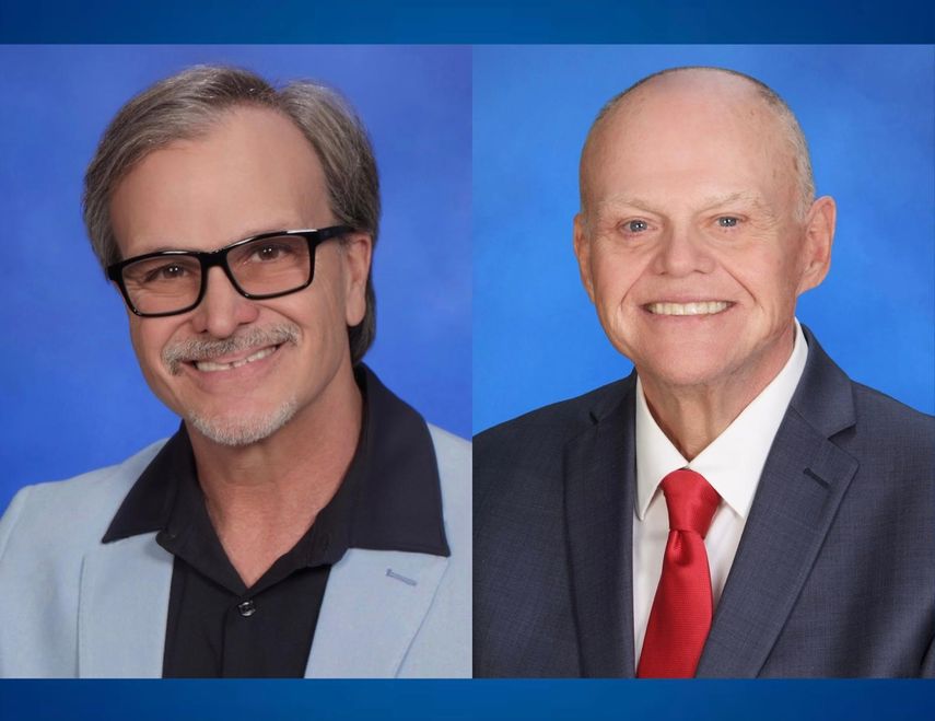 Roberto Rabelo maestro de la escuela South Miami Community Middle School y Gary Spitnale maestro de la escuela Miami Lakes Educational Center.