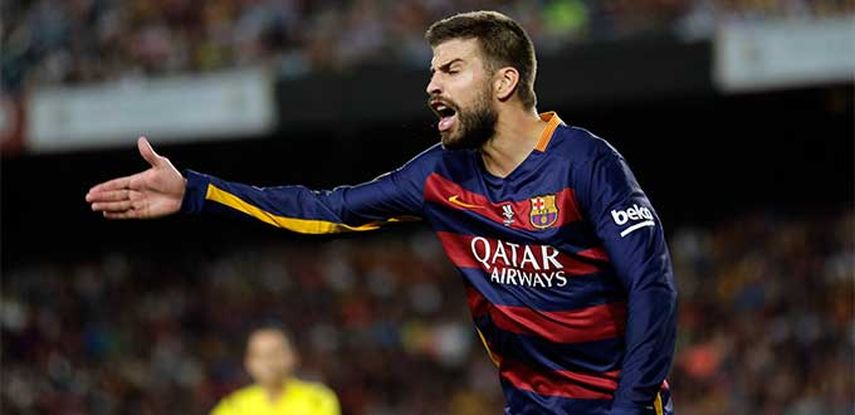 Piqué perdió el control frente a uno de los asistentes del juego (EFE)
