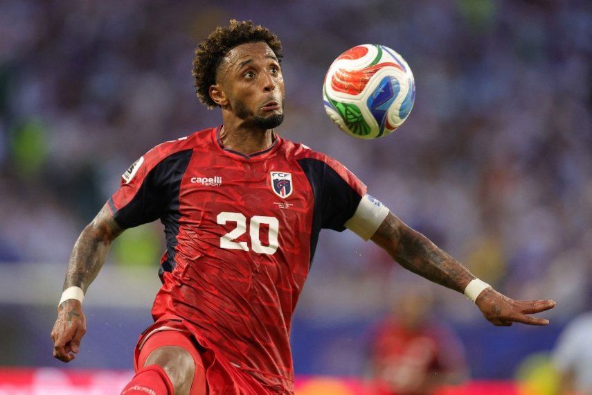 El capitán de la selección de Cabo Verde, Ryan Mendes, controla el balón durante un partido del Mundial ante Uruguay, el 21 de junio de 2026.