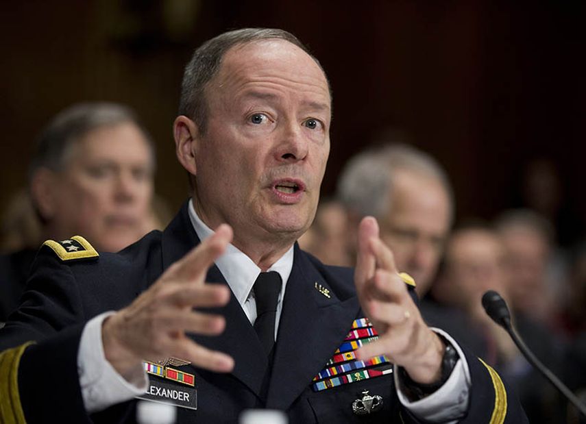El director de la Agencia de Seguridad Nacional, general Keith Alexander, brinda testimonio en el Capitolio de Washington el pasado 11 de diciembre. (AP)