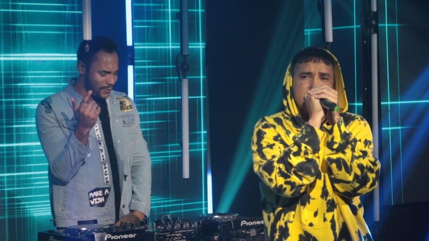 DJ Marco Allen en compañía del cantante venezolano Sixto Rein.