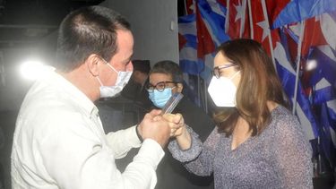 El régimen que viola los derechos de su pueblo entrega la Orden Carlos J. Finlay a Mariela Castro por su contribución a la salud y bienestar de los cubanos.