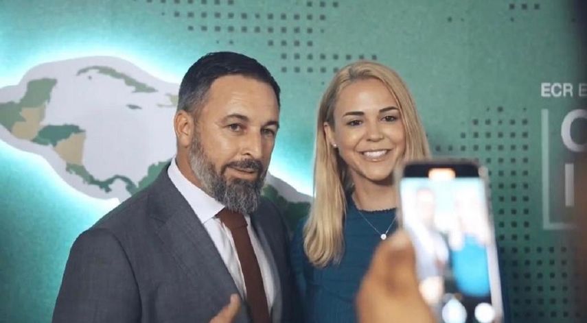 El diputado y presidente del partido español VOX,&nbsp; Santiago Abascal y la abogada María Herrera Mellado.
