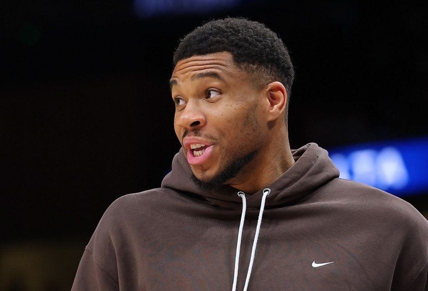 Giannis Antetokounmpo, de los Bucks de Milwaukee, reacciona durante un juego ante los Hawks de Atlanta, el 7 de febrero de 2025.