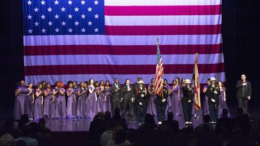 Blue Ribbon o Listón Azul se realiza durante el mes de abril con el propósito de crear conciencia&nbsp;sobre la importancia de la prevención del maltrato infantil.