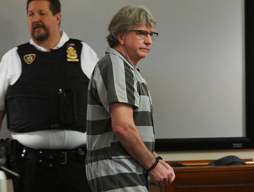 Kevin Monahan llega para recibir sentencia el viernes 1 de marzo de 2024, en el tribunal del condado de Washington en Fort Edward, Nueva York.
