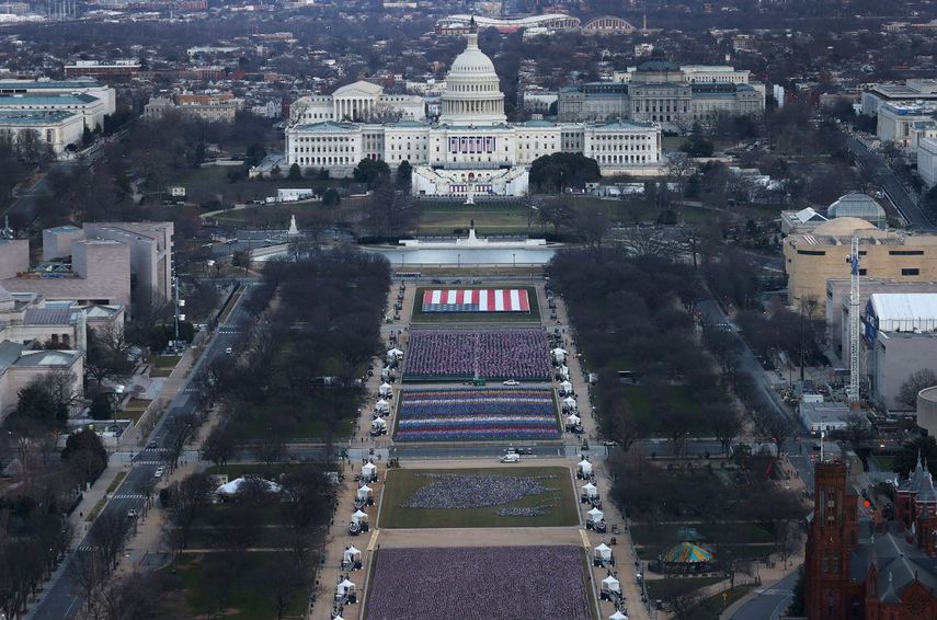 Capitolio de los Estados Unidos se prepara para las ceremonias de inauguración del presidente electo Joe Biden.