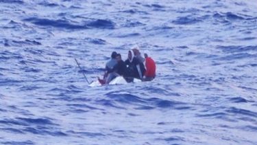 Migrantes cubanos detenidos cerca los Cayos de la Florida.