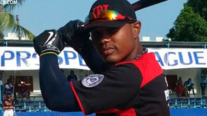Los Gigantes y los Cachorros luchan por firmar a Eddy Julio Martínez. (ARCHIVO)