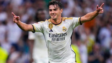 Brahim Díaz celebra tras anotar el primer gol del Real Madrid ante Las Palmas en el partido de la Liga española, el miércoles 27 de septiembre de 2023.