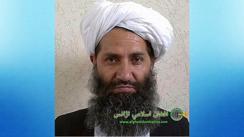 En esta imagen de archivo, de la que no se conoce fecha ni ubicación, que fue distribuida en 2016, el líder del Talibán afgano, Mawlawi Hibatullah Akhundzada, posa para un retrato.&nbsp;