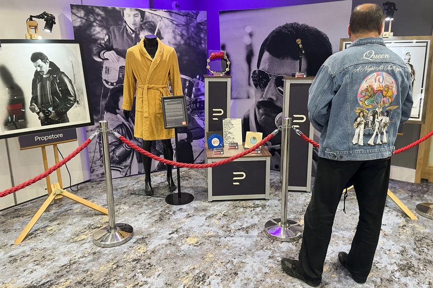 Subastan más de 400 artículos de las grandes estrellas del rock. &nbsp;